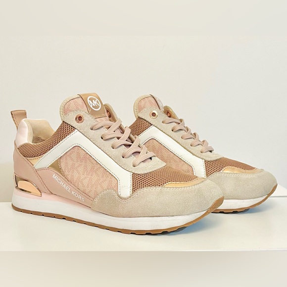 Michael Kors Wilma Trainers - Picture 2 of 6